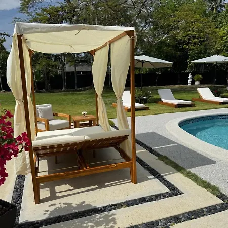 Villa Chic-Ness Oasis